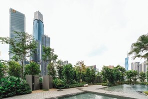 Pool - Grand 2BR @ Agile Bukit Bintang | Wi-Fi + Parking (Kuala Lumpur)