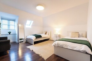 3 chambres, fer et planche à repasser, accès Internet, draps fournis