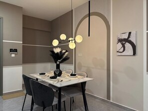 Dining - Voguish 2BR @ Agile BB | Wi-Fi + Netflix (Kuala Lumpur)