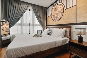 3 bedrooms, iron/ironing board, WiFi, bed sheets - IndoChina Chic 3BR @ MVertica | MRT+Netflx+Carpark (Kuala Lumpur)