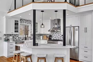 Private kitchen - Catskills Lakehouse, Windham Ski, Hot tub, Firepit (Cairo)