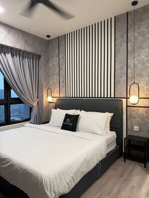 2 bedrooms, iron/ironing board, WiFi, bed sheets - Plush 2BR @ Agile Bukit Bintang | Wi-Fi + Netflix (Kuala Lumpur)