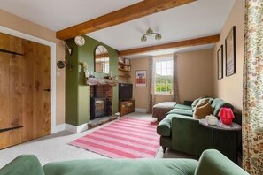 Unclassified image, 5 of 28, button - Countryside Escape | Sleeps up to 11 & Cabin (Pocklington)