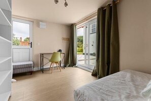 5 chambres, fer et planche à repasser, Wi-Fi gratuit, draps fournis
