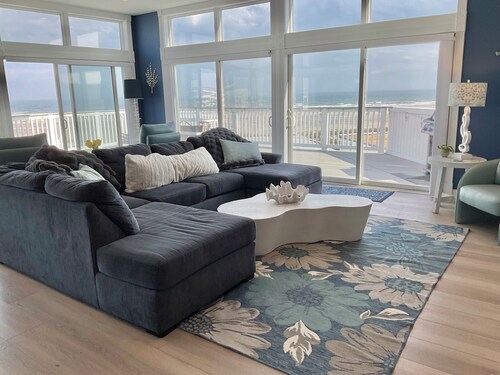 Penthouse Apartment, Ocean View & Pool View, 4 BR, 3 Bath