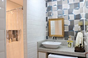 Hair dryer, towels, toilet paper - Charming apartment in the historic center of São Paulo. (São Paulo)