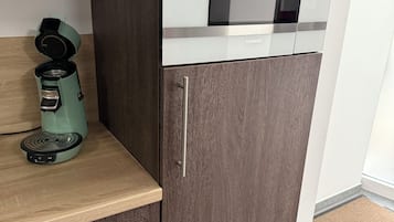 Blauer Stein - Core WH-B | Eigene Küche | Kühlschrank, Mikrowelle, Ofen, Herdplatte