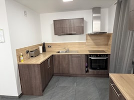 Refrigerador, microondas, horno, placa de cocina