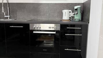 Blauer Stein - Core WH-A | Private kitchen | Fridge, microwave, oven, stovetop