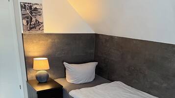 Blauer Stein - Core WH-A | Laptop workspace, iron/ironing board, free WiFi