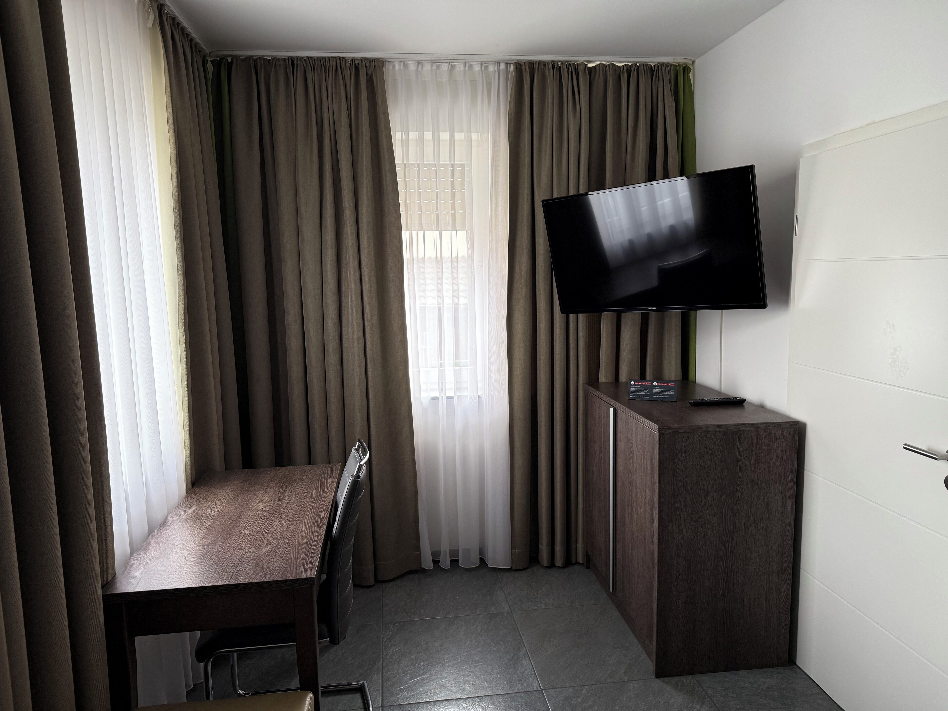 Apartment, 2 Bedrooms | Living area