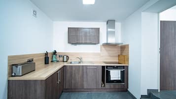 Blauer Stein - Core WH-B | Eigene Küche | Kühlschrank, Mikrowelle, Ofen, Herdplatte