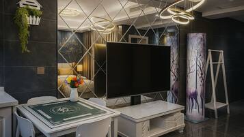 Comfort Condo, City View | Television