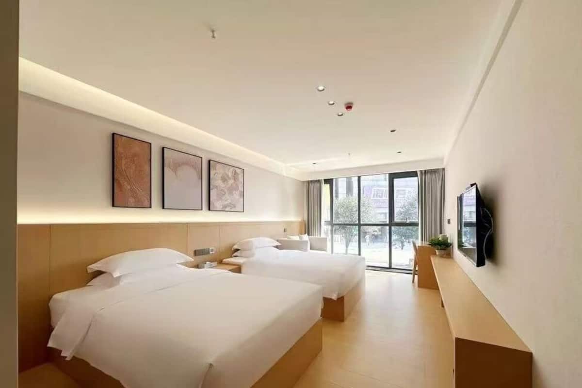 Elite Twin Room | Minibar, free WiFi