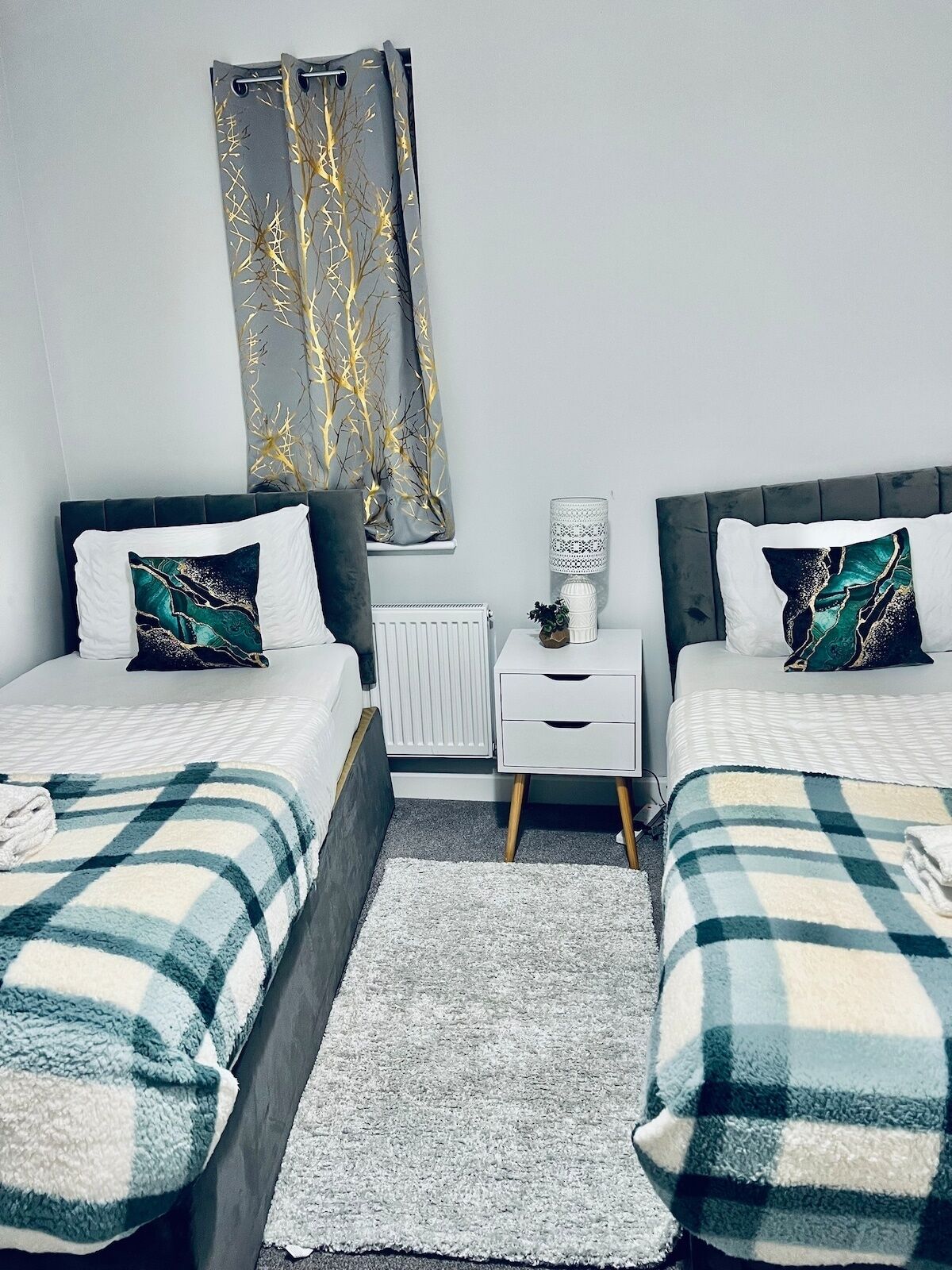 2 dormitorios, tabla de planchar con plancha, wifi gratis y ropa de cama