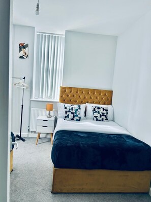 Unclassified image, 5 of 13, button