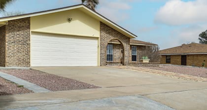 Patio + Fenced Yard: Group Getaway Near Fort Bliss