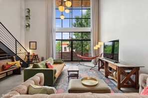 Living area - Northhalsted Terrace · Modern Luxury for an Unforgettable Chicago Stay (Chicago)