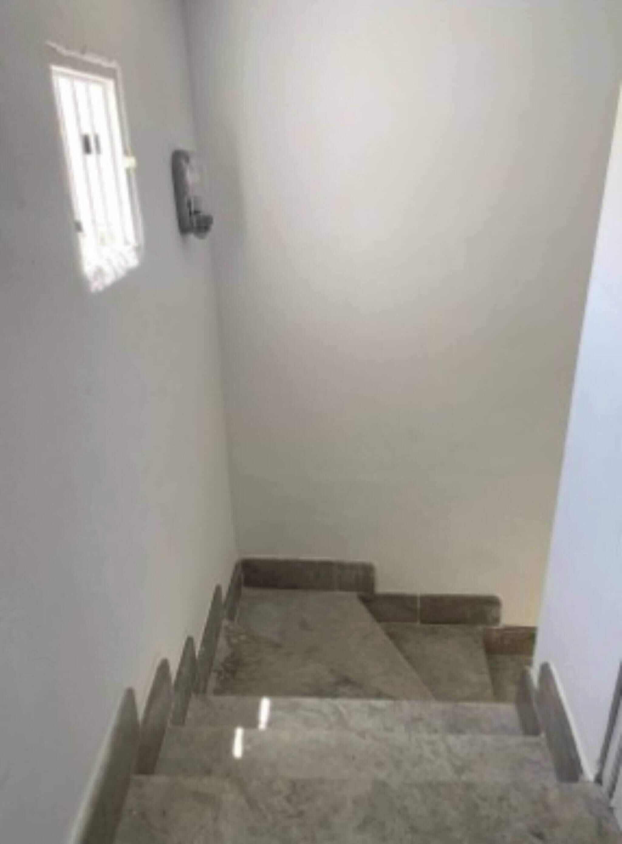 House, 4 Bedrooms, Smoking