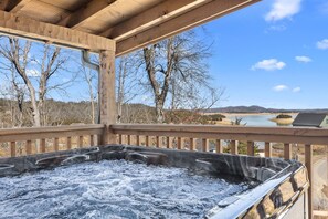 Outdoor spa tub - Grandview Lodge • Lakeview Cabin w/ Hot Tub (Sevierville)