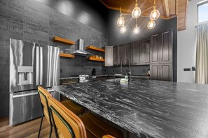 Unclassified image, 2 of 63, button