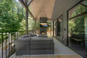 Terrace/patio - On The Rocks|Luxury Mtn Cabin w/ Indoor Pool (Sevierville)