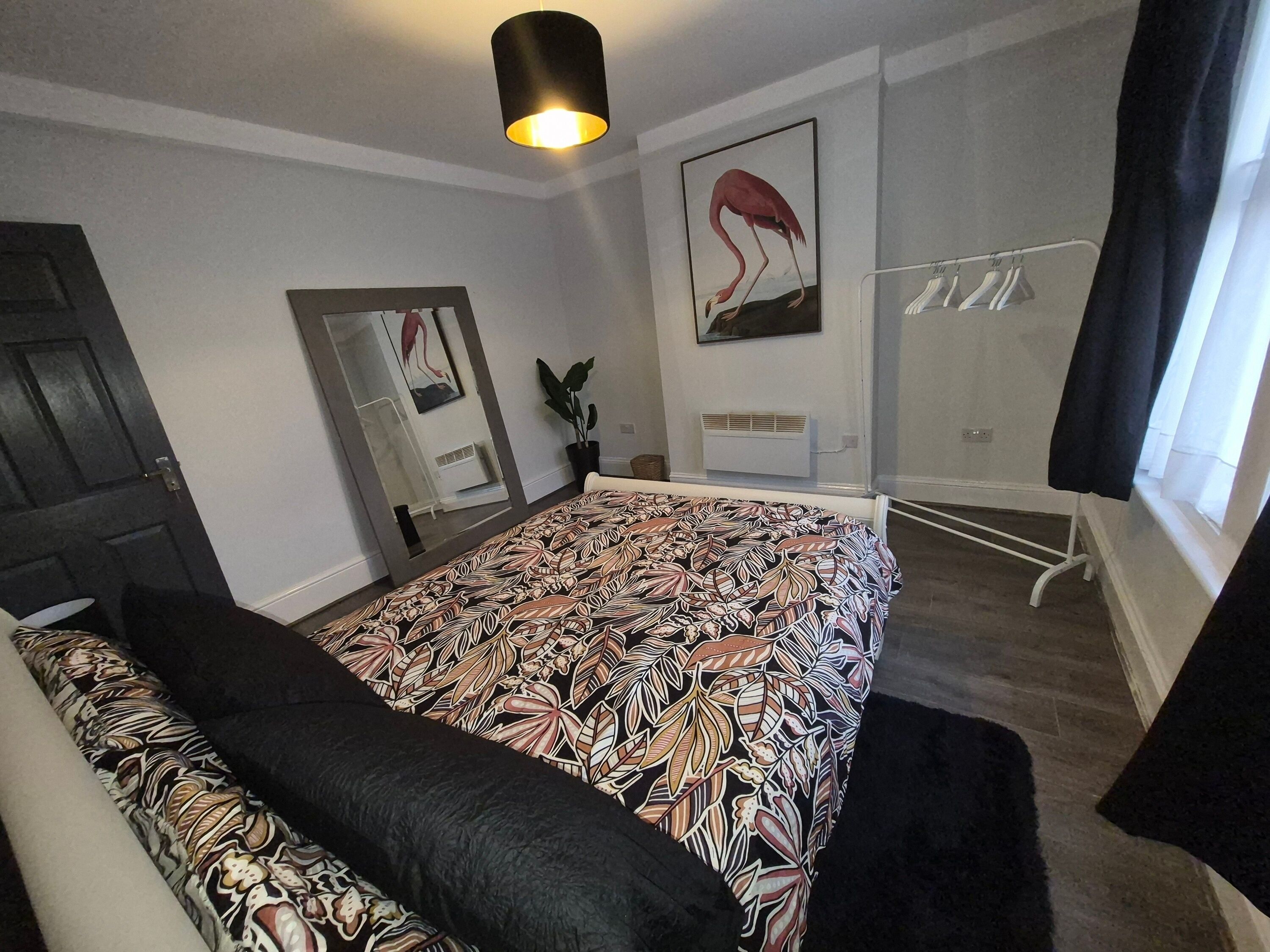2 bedrooms, iron/ironing board, free WiFi, bed sheets