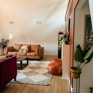 Unclassified image, 2 of 15, button