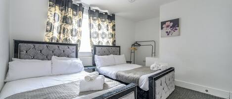 2 soverom, strykejern/-brett, wi-fi og sengetøy