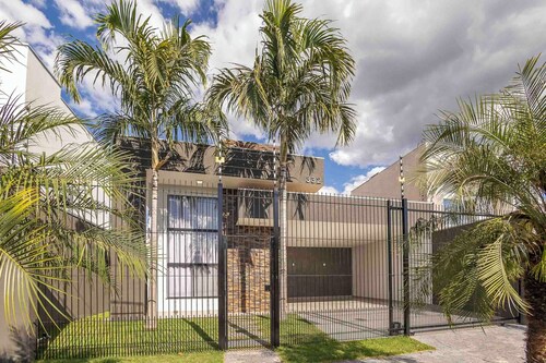 Munich House in Maringá with Air Conditioning, Pool and Gourmet Area