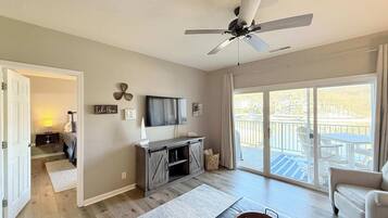 Condo, Multiple Beds, Balcony (Lakeside Sunrise) | Living area