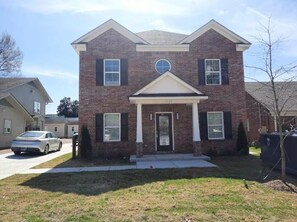 Exterior - FullFurnished 2 Bedroom 2.5 Bath Town home for Corporate Rental offered by Owner (Memphis)
