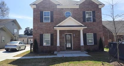 Fully Furnished 2 Bedroom 2.5 Bath Town home for Corporate Rental by Owner