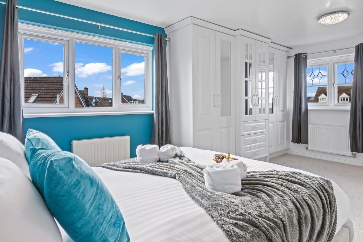 4 bedrooms, Internet, bed sheets