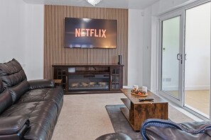 Télévision, cheminée