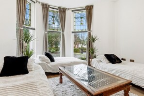 2 bedrooms, Internet, bed sheets