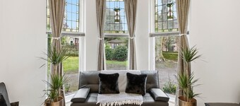 Luxury Liverpool Family Home with parking| Sleep 7