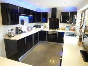 Imagen sin descripción, 2 de 6, botón