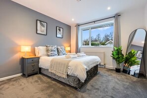 Unclassified image, 3 of 30, button