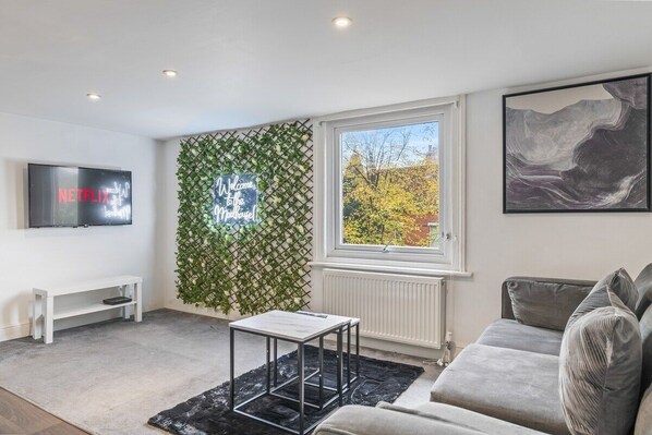 Imagen sin descripción, 1 de 32, botón