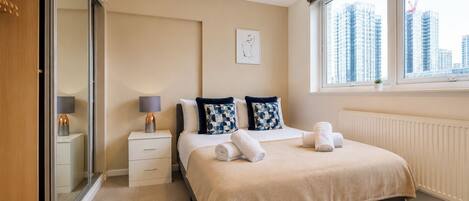 2 bedrooms, iron/ironing board, free WiFi, bed sheets