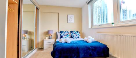 2 多间卧室、熨斗/熨衣板、免费 WiFi、床单