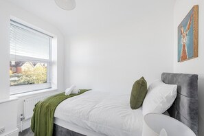 Unclassified image, 3 of 49, button - Bright & Cosy 3 Bed Home I Parking I Sleeps 6 (Suffolk)