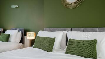 3 bedrooms, iron/ironing board, Internet, bed sheets