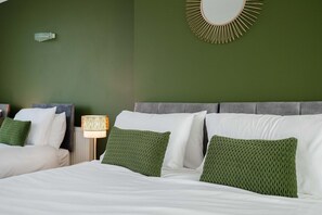 3 dormitorios, tabla de planchar con plancha, Internet y ropa de cama