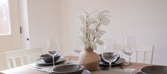 3 Bed Townhouse | Secure Parking | Sleeps 9