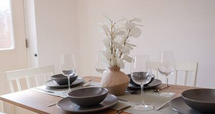 3 Bed Townhouse | Secure Parking | Sleeps 9