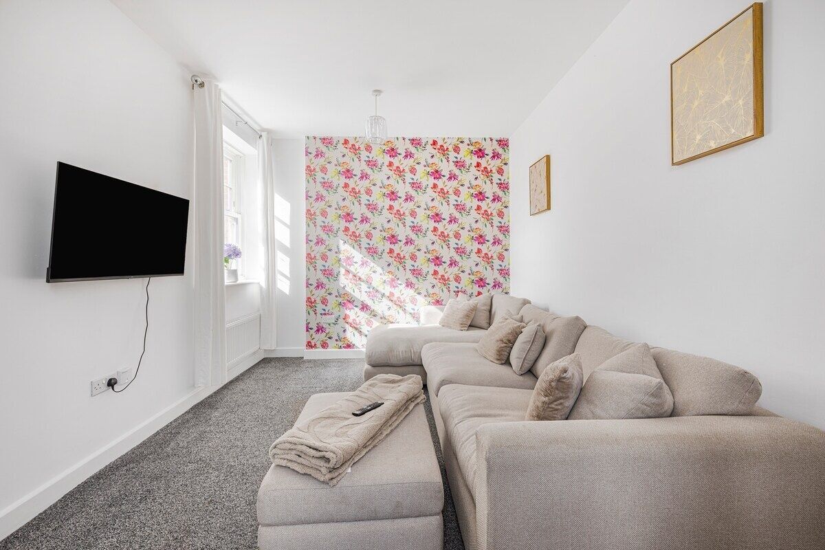 Bright & Modern 3 Bed Home | Sleeps 5 - Chelmsford