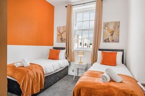 Unclassified image, 4 of 32, button - Bright & Modern 3 Bed Home | Sleeps 5 (Essex)