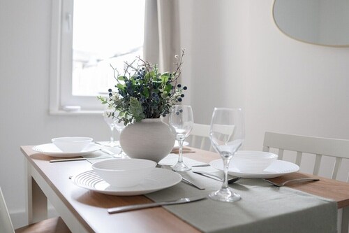 Modern 3Bed | A13/M25/Basildon Hospital | Sleeps 6